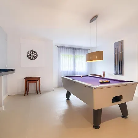 Uno Villa